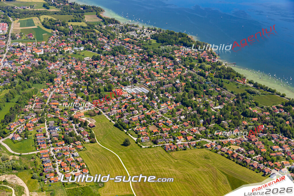 Aktuelles Luftbild von  utting-am-ammersee - Die Luftaufnahme wurde 2021 mittels UL-Flugzeug erstellt ( keine Drohne ) - hochauflösende Kamera-Systeme von  Canon -Beste Qualität - Für grossformatige Ausdrucke geeignet. Die Geschenkidee !