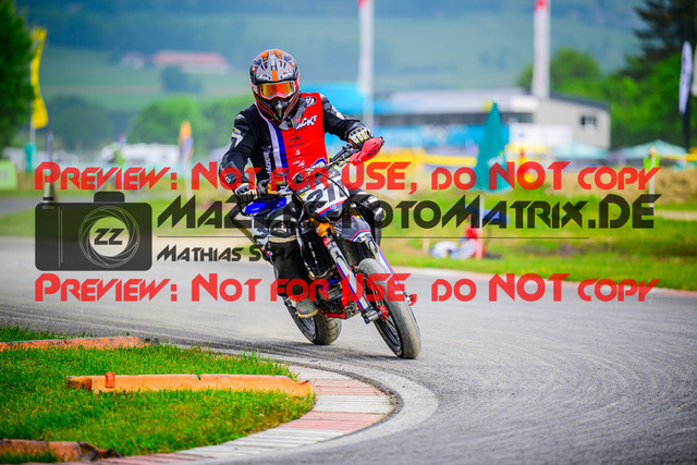 MaZZes_FotoMatrix_240608_6021986_5124 | YOUNGSTER