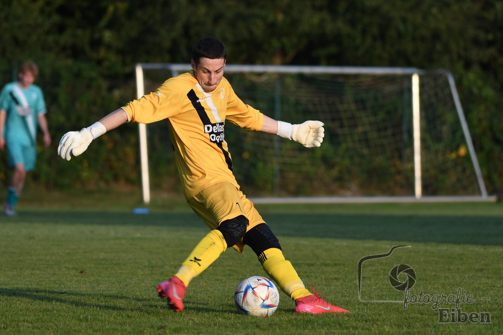 TuS Eversten-SG FriPe | Herren Kreisliga; TuS Eversten (mint)-SG FriPe (rot) am 15.08.2025 in Oldenburg (Sportanlage TuS Eversten), Photo: Philip Eiben 2025 - Realisiert mit Pictrs.com