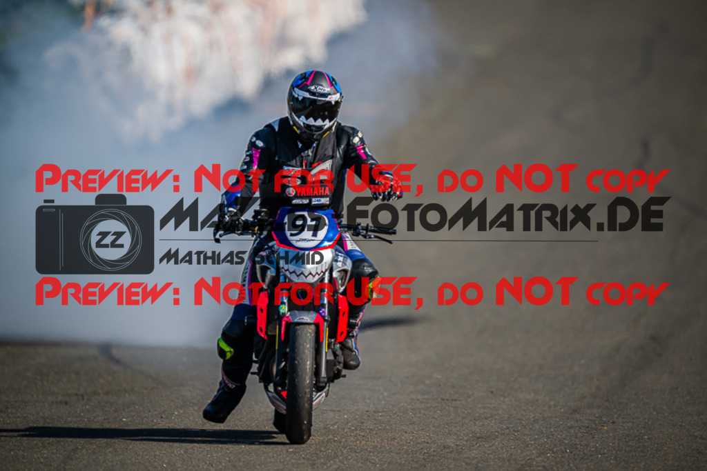 MaZZes_FotoMatrix_220724_5846 | TWIN