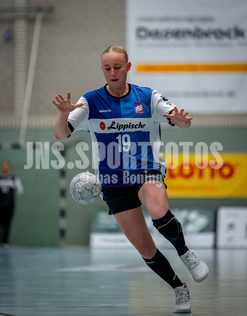 Handball I Frauen I Saison 2025-2026 I 3. Liga Staffel Nord I 10. Spieltag I SC SFN Vechta - HSG Blomberg-Lippe II I 0390 | Nele Ackmann (19, HSG Blomberg-Lippe II)  - Realisiert mit Pictrs.com
