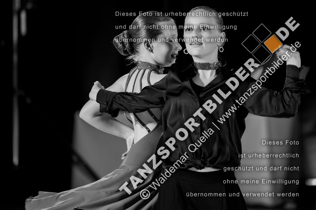 20250503-00758 | Hier finden Sie Tanz Bilder vom Latein und Standard Formationen tanzen. Sportbilder vom Tanzsport. Schöne Fotos und von Weltmeisterschaft, Europameisterschaft, Bundesliga, Regionalliga, Oberliga und Landesliga sowie von GOC Stuttgart, DanceComp, WM Bremen