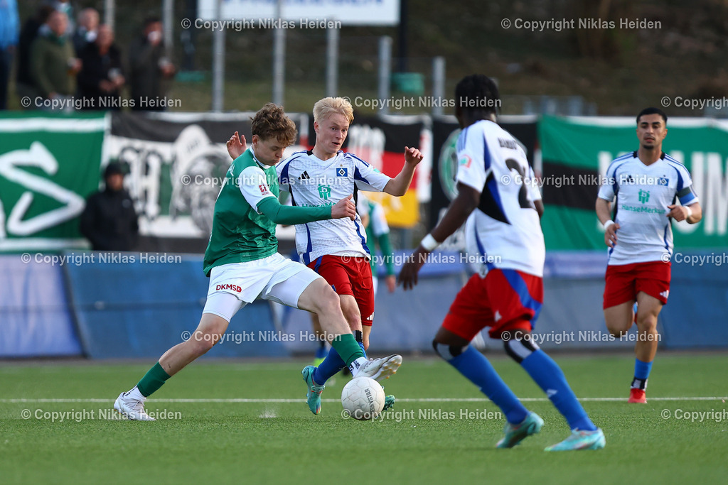 NH_HamburgerSVU21_VfBLübeck _RegionalligaNord_02042025 | #18 Jesse Mikael Kilo (Hamburger SV U21), #21 Jannik Westphal (VfB Lübeck)Fußball I Herren I Regionalliga Nord I Saison 2024-2025 I 28. Spieltag I Hamburger SV U21 - VfB Lübeck I 02.04.2025 I Stadion Hoheluft