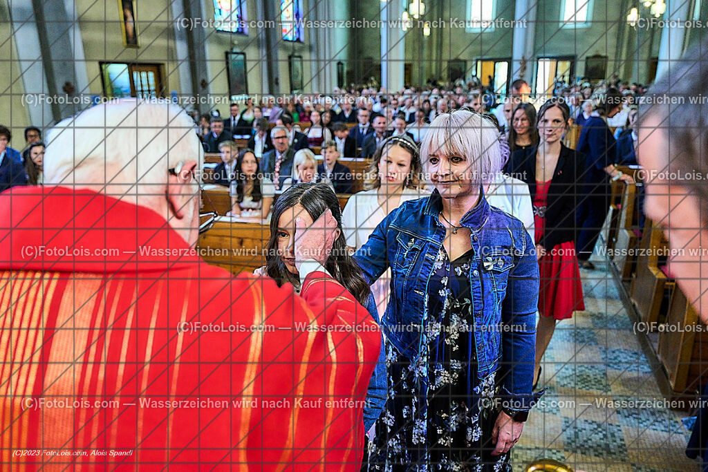 ALP2383_Pfarrfirmung Wieselburg_Sakrament der Firmung | (C)FotoLois.com, Alois Spandl, Pfarrfirmung in Wieselburg mit Firmspender Eduard Gruber (ehemaliger Generalvikar der Diözese St. Pölten), Sa 3. Juni 2023.