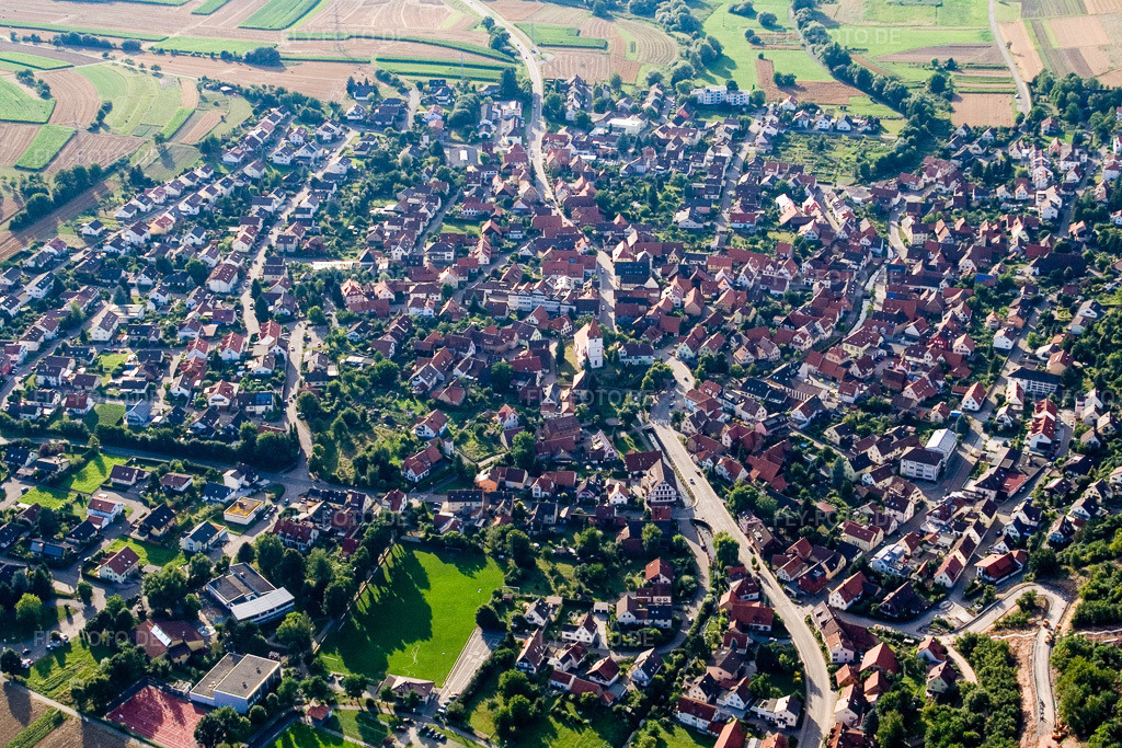 Luftbild: Ortsansicht von Südosten im Ortsteil Ellmendingen in Keltern im Bundesland Baden-Württemberg in Deutschland. Foto: IMG_12383.jpg vom 05.08.2008 durch Werner Riehm/FLY-FOTO.de