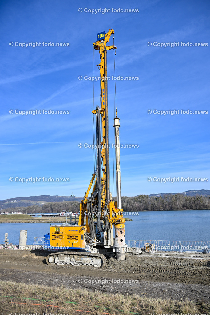 Spatenstich Hochwasserschutz Hafen Linz_ 06.2024_-4 | 06.02.2024, Hafen Linz, AUT, Spatenstich Hochwasserschutz Hafen Linz, Ein Jahrhundertprojekt, im Bild Baustelle zur Errichtung des Hochwasserschutz, Tor, Donau, Hafen, Industriehafen