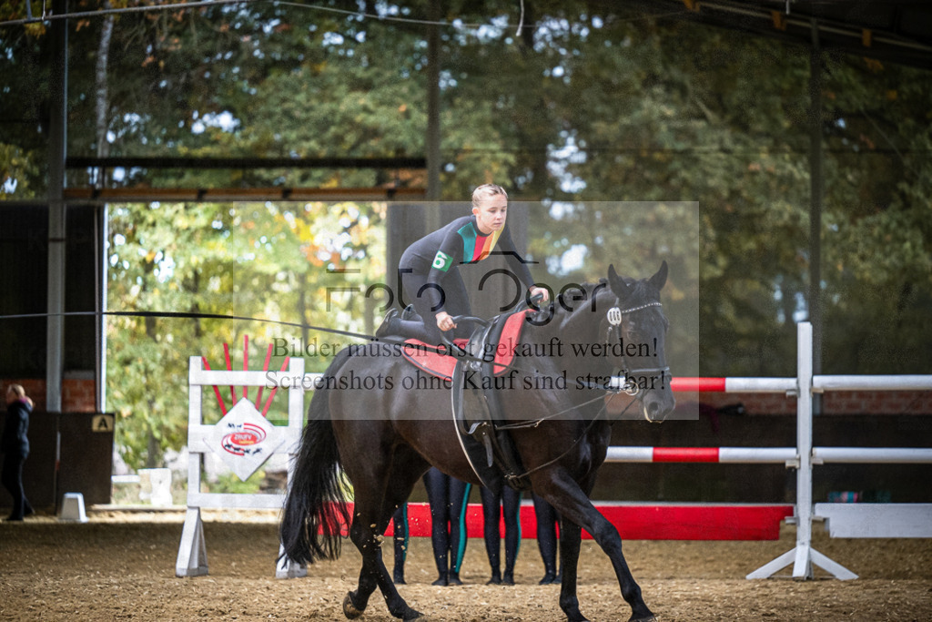 DOS_0156 | Entdecke hochwertige Reitturnierfotos von Foto Oger. Professionell, emotional und authentisch – jetzt Lieblingsmomente im Shop bestellen.Deutschlandweite Turnierfotografie. - Realisiert mit Pictrs.com