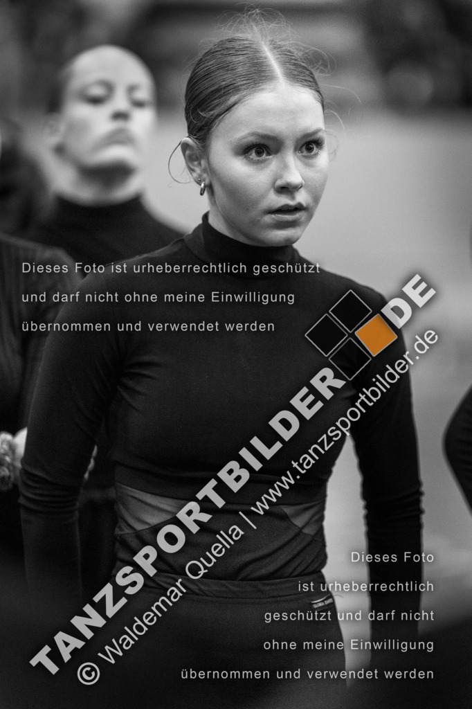 20231020-00976 | Hier finden Sie Tanz Bilder vom Latein und Standard Formationen tanzen. Sportbilder vom Tanzsport. Schöne Fotos und von Weltmeisterschaft, Europameisterschaft, Bundesliga, Regionalliga, Oberliga und Landesliga sowie von GOC Stuttgart, DanceComp, WM Bremen