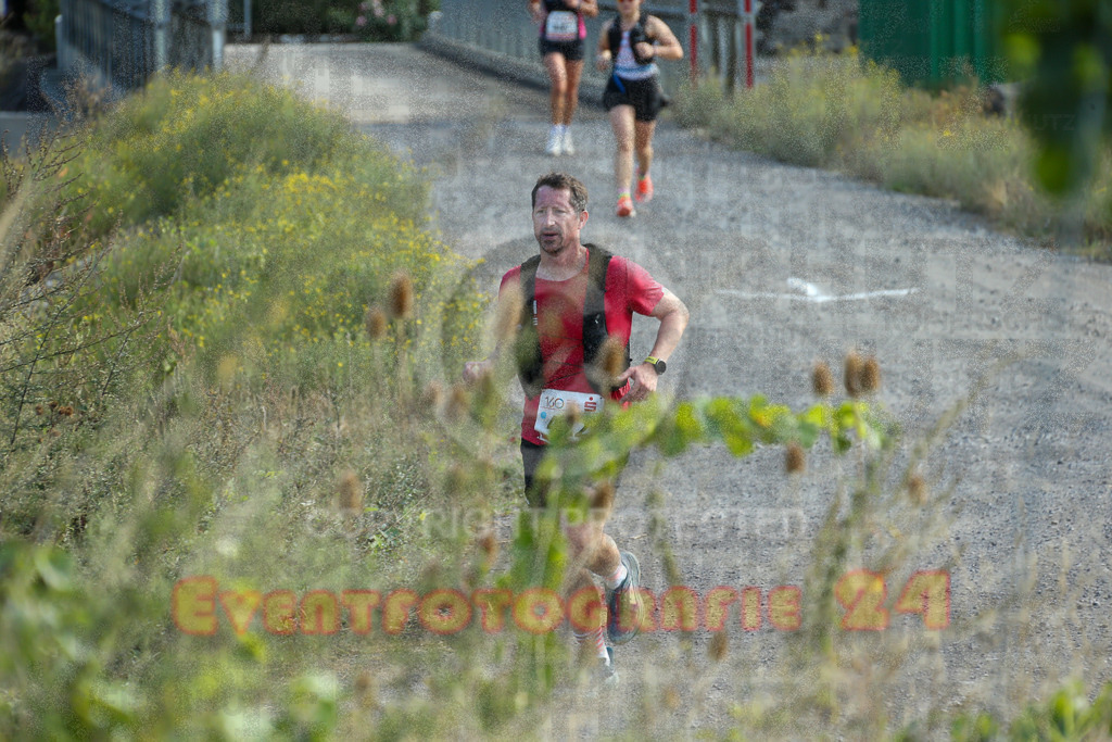 250830_0958_EX1_8991 | Sportfotografie im Rhein-Sieg Kreis, Köln, Bonn, NRW, Rheinland Pfalz, Hessen, etc. Unser Tätigkeitsfeld umfasst den Laufsport vom Volkslauf über den Marathon, Duathlon, Triathon bis zum Ultralauf wie Kölnpfad Ultra oder Schindertrail.