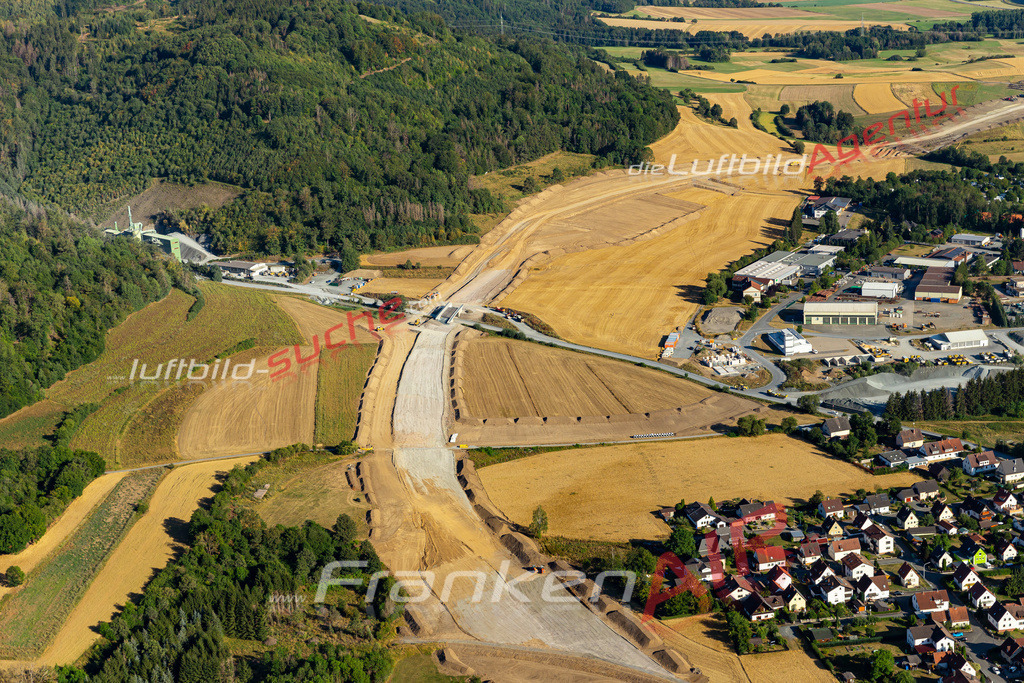 Aktuelles Luftbild von  Stadtsteinach - Die Luftaufnahme wurde 2020 mittels UL-Flugzeug erstellt ( keine Drohne ) - hochauflösende Kamera-Systeme von  Canon -Beste Qualität - Für grossformatige Ausdrucke geeignet. Die Geschenkidee !
