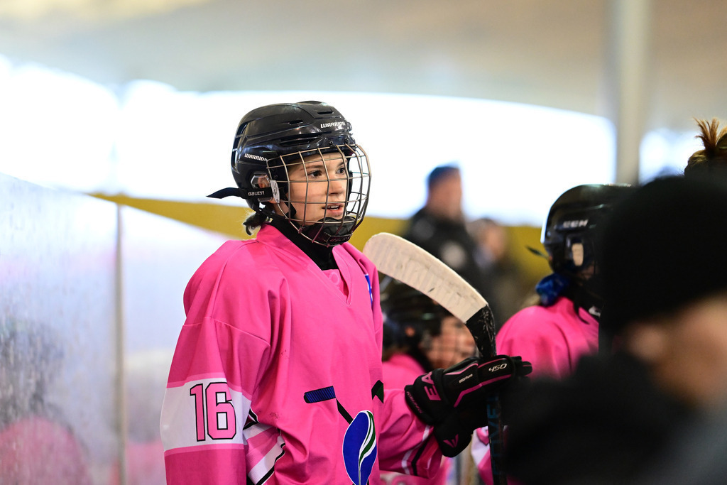 Eishockey I Frauen I Saison 2023-2024 I 1. Frauenliga Nordost I Hamburger SV - REV Bremerhaven | Der Sportfotograf. - Realisiert mit Pictrs.com