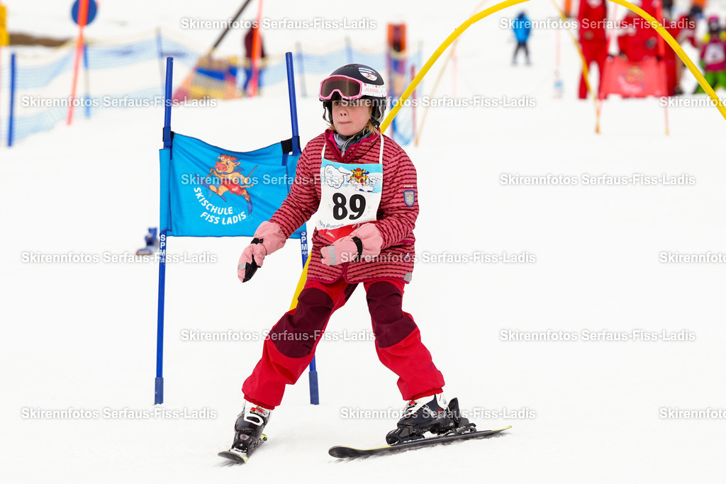 SRF_02.01.2026_0018 | Skirennfotos,Serfaus,Fiss,Ladis,Kinderskirennen,Winter,Tirol,Oberland,skirace,SFL,feelfree,weil wir's genießen,ski,Ski,skifahren,Sonnenplateau, - Realisiert mit Pictrs.com