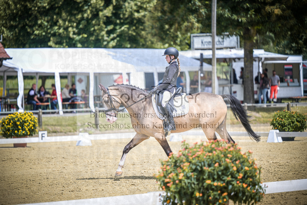 DOS_2805 | Entdecke hochwertige Reitturnierfotos von Foto Oger. Professionell, emotional und authentisch – jetzt Lieblingsmomente im Shop bestellen.Deutschlandweite Turnierfotografie. - Realisiert mit Pictrs.com