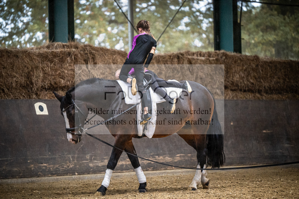 DOS_0284 | Entdecke hochwertige Reitturnierfotos von Foto Oger. Professionell, emotional und authentisch – jetzt Lieblingsmomente im Shop bestellen.Deutschlandweite Turnierfotografie. - Realisiert mit Pictrs.com