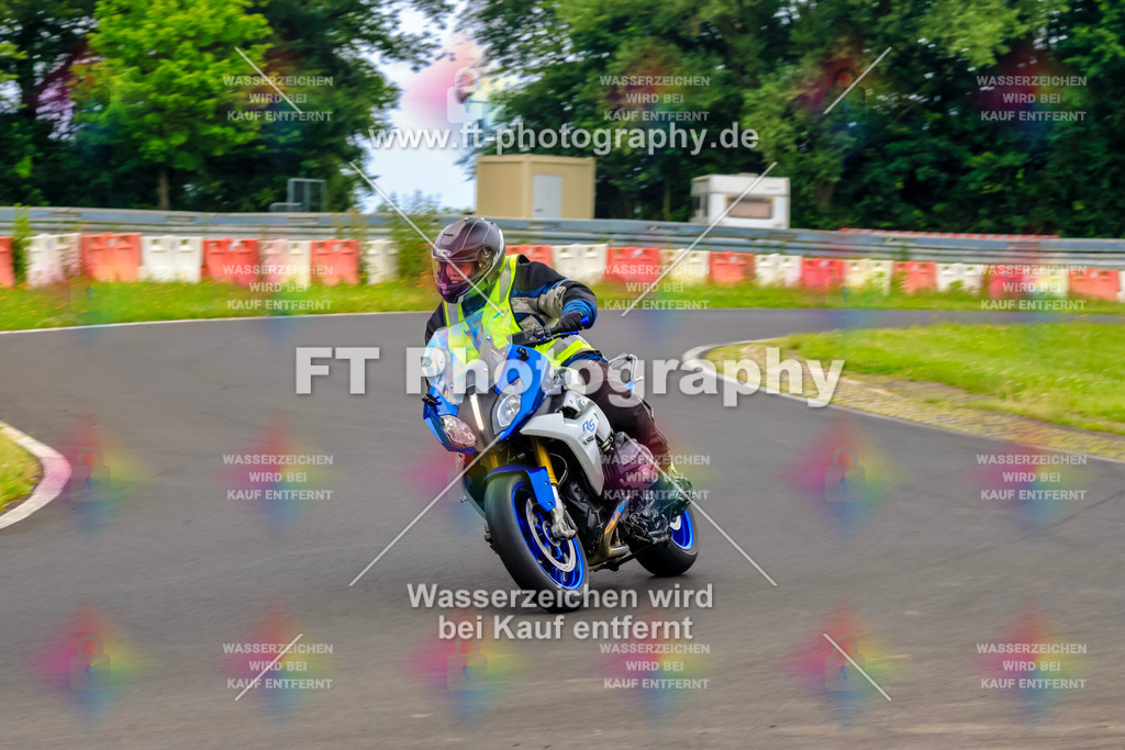 VBK-7635 | Hier findet Ihr Bilder von Touristenfahrten auf der Nürburgring Nordschleife oder von anderen Veranstaltungen die ich besucht habe. Viel Spass beim Durch Schauen 