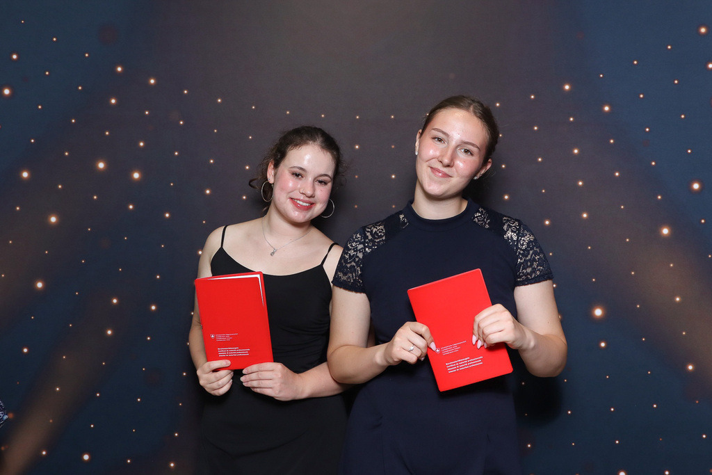 ZD260628112736-141 | Fotoshop von zweidimensional Fotografie. Ihr Fotograf im Aargau. Abzüge von Ihrem Fotobox Event bestellen.Abzüge von Ihrem Hochzeit bestellen.Abzüge von Ihrem Schulfotograf bestellen.