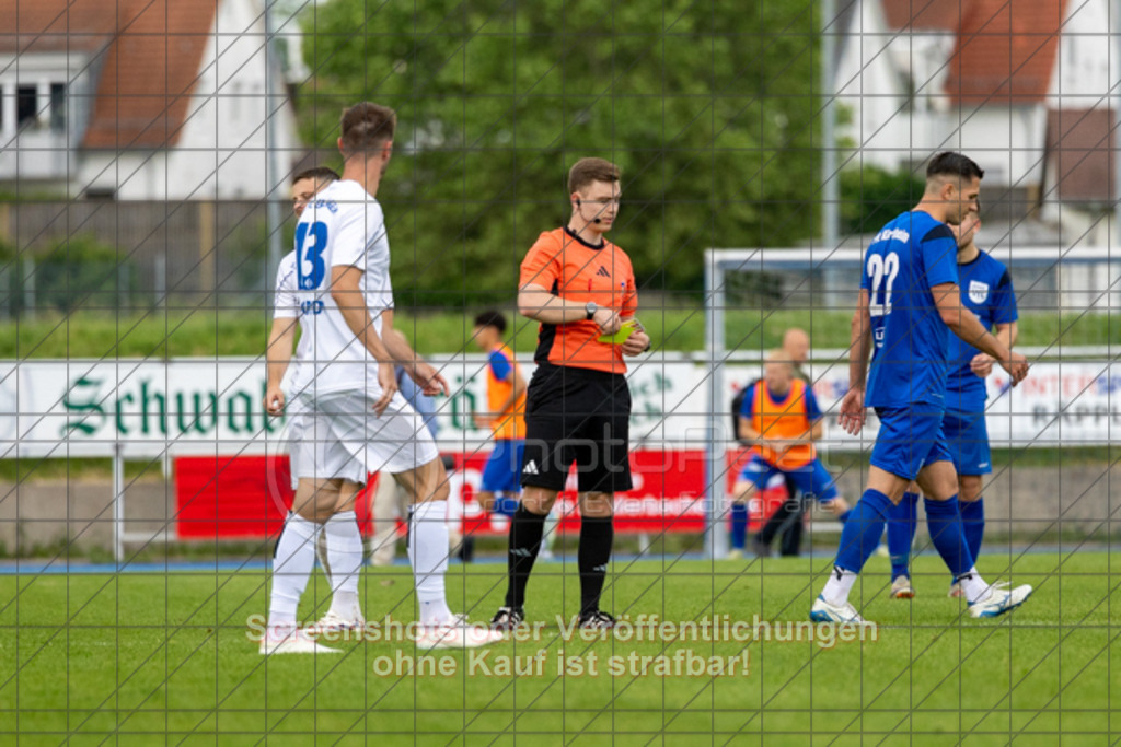 20250529_174514_0170 | #,  VfL Kirchheim (blau) vs. 1.FC Eislingen (weiß), Fußball, Bezirkspokal Finale - Bezirk Neckar/Fils, 2024/2025, Rasenplatz VfL Stadion Kirchheim, Jesinger Straße 105, 73230 Kirchheim, 29.05.2025 - 16:30 Uhr,Foto: PhotoPeet-Sportfotografie/Peter Harich