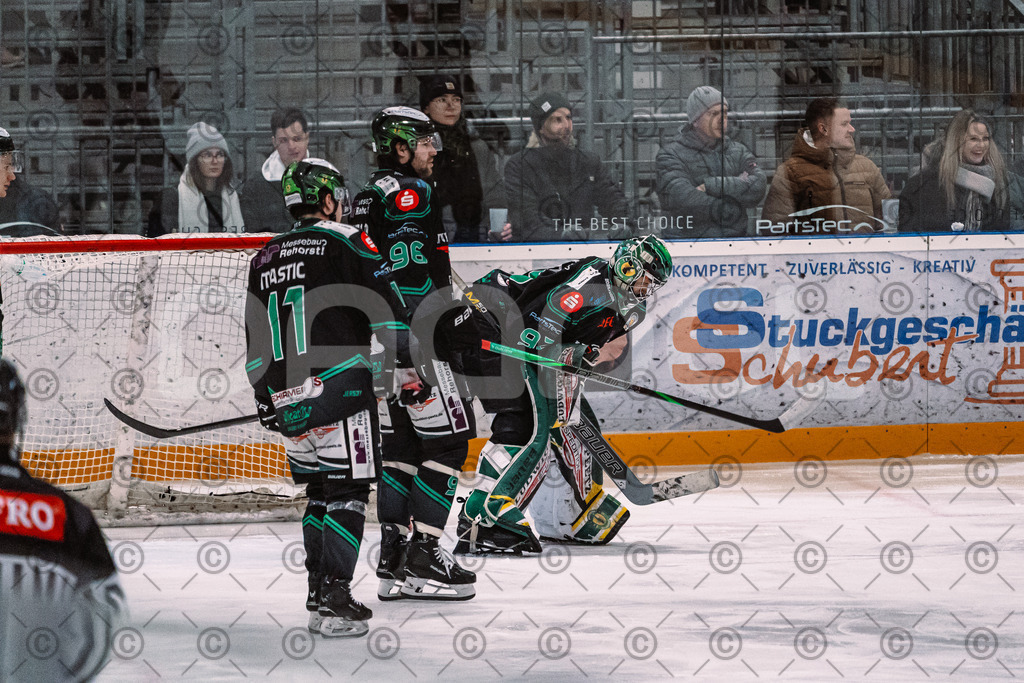 Alligators_vs_Peiting_04_01_2026-086 | Höchstadt Alligators Fotogalerie: Eishockey-Action aus Franken. Professionelle Spielfotos, Portraits & Stadionbilder zum Download. Jetzt entdecken! - Realisiert mit Pictrs.com