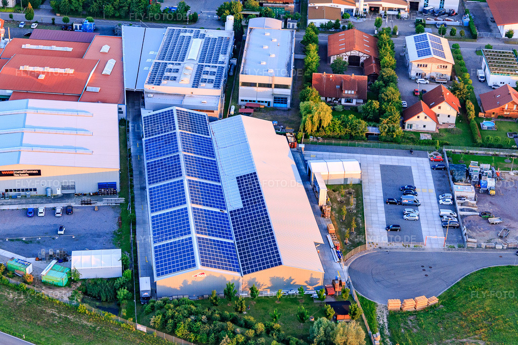 Luftbild: Gewerbergebiet Im Gereut mit WWS Metallformen GmbH, HGGS LaserCUT GmbH & Co. KG in Hatzenbühl im Bundesland Rheinland-Pfalz in Deutschland. Foto: IMG_115370.jpg vom 13.06.2019 durch Werner Riehm/FLY-FOTO.deWWW.WWS-METALLFORMEN.DE