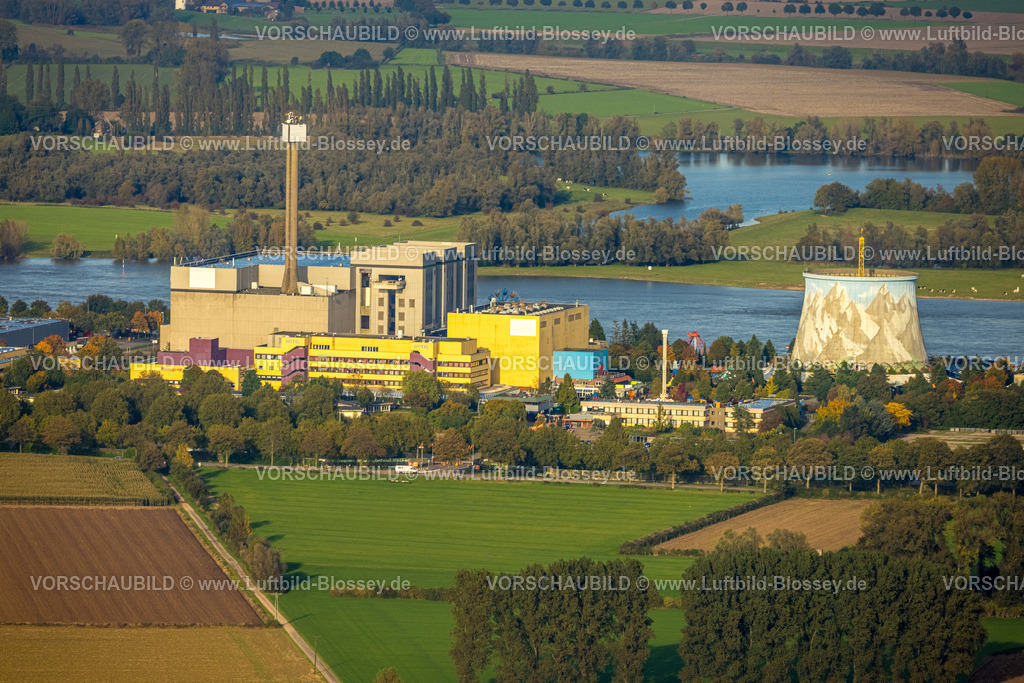 Kalkar241014351 | Luftbild, Kalkar Wunderland, Energy Factory am Fluss Rhein, Familienpark mit Events wie Achterbahn und Wildwasserbahn und Fahrgeschäften, Hotel, Kongresszentrum, Gastronomie, Hönnepel, Kalkar, Niederrhein, Nordrhein-Westfalen, Deutschland