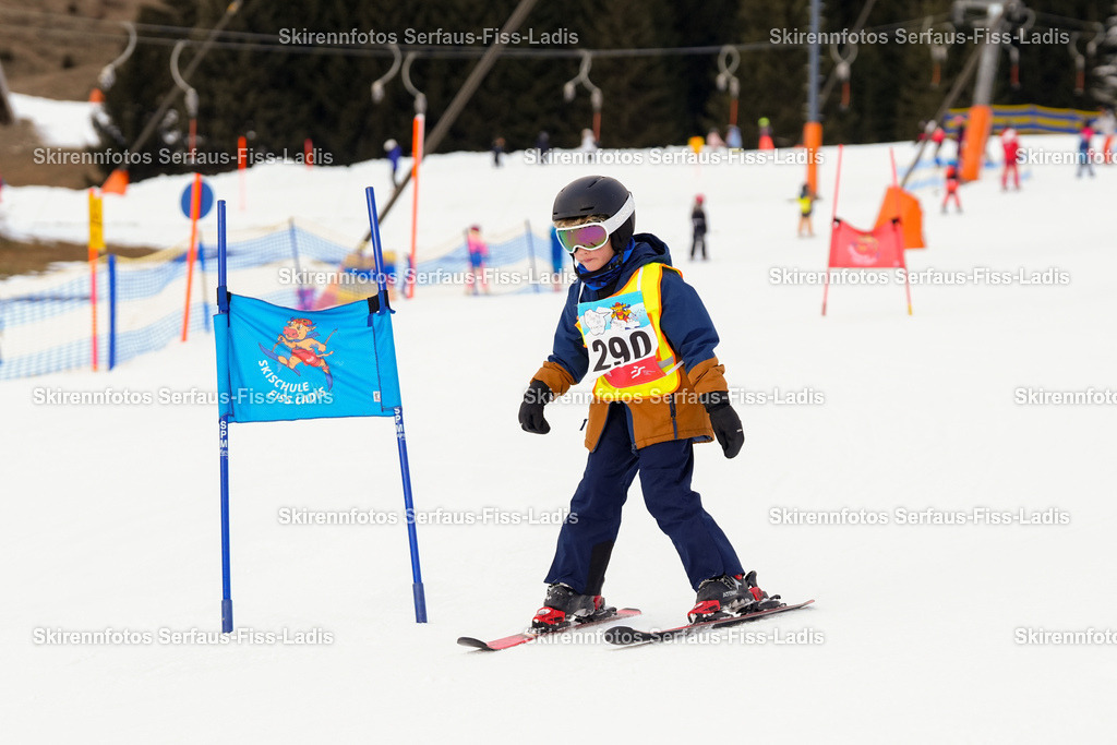 SRF_02.01.2026_0426 | Skirennfotos,Serfaus,Fiss,Ladis,Kinderskirennen,Winter,Tirol,Oberland,skirace,SFL,feelfree,weil wir's genießen,ski,Ski,skifahren,Sonnenplateau, - Realisiert mit Pictrs.com