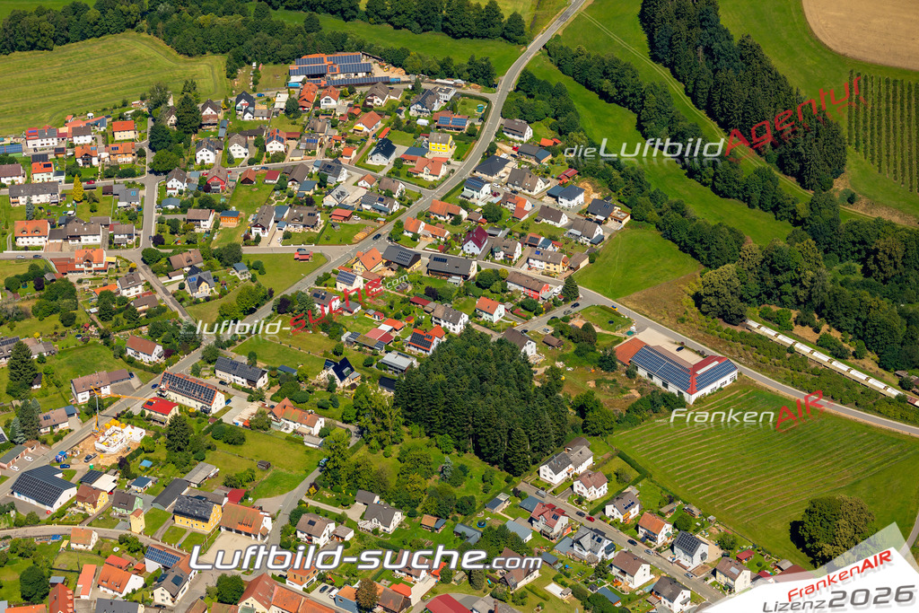 Das Luftbild zeigt :  Pleystein - Die Luftaufnahme wurde 2023 vom UL-Flugzeug aus erstellt ( keine Drohne ) - Hochauflösende Luftaufnahme - Für grossformatige Ausdrucke geeignet. Die Geschenkidee !Mit Lizenz und Bildrechte bestellbar