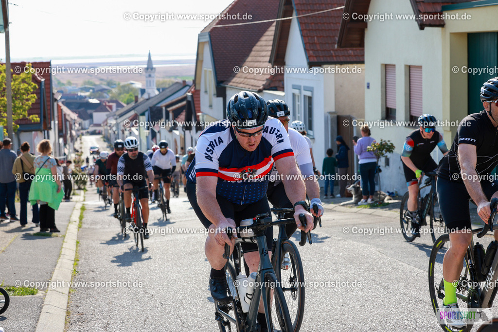 416_AR6_8860 | Neusiedlersee Radmarathon 2026@sportshot_your_pictrs #yourpictures#roadtowm2029 #nrm #neusiedlerseeradmarathon #neusiedlersee #neusiedlerseetourismus #burgenland #mörbisch #nrm26 #burgenlandtourismus #voglundco #poweredbyburgenlandtourismus #radsport #rad #marathon #ucigranfondo #visitburgenland #ucigranfondoworldseries