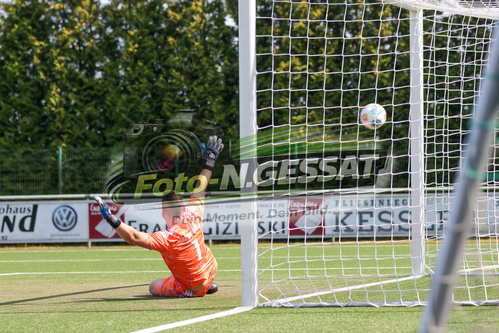 SC Enger - TuS Bruchmühlen | Auf dem Bild zu sehen: blau TuS Bruchmühlen: Fabian Olderdissen Bünder SV, TuS Bruchmühlen II, Saison 26/27, Kreisliga A, Enger, Deutschland - Realisiert mit Pictrs.com