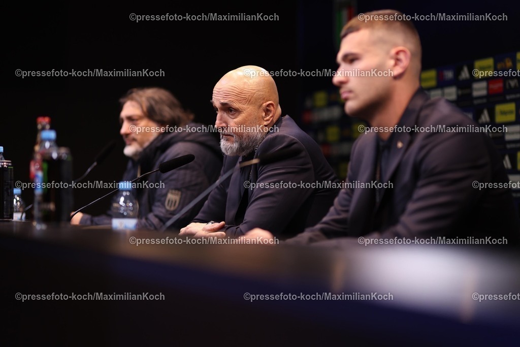 DFB22032501098 | 22.03.2025, Fußball, Pressekonferenz vor dem Nations League  Viertelfinale Deutschland - Italien, Signal Iduna Park, Saison 2024 2025: Bundestrainer Luciano Spalletti (ITA) und Raoul Bellanova (ITA #02) DFB regulations prohibit any use of photographs as image sequences and or quasi-video.