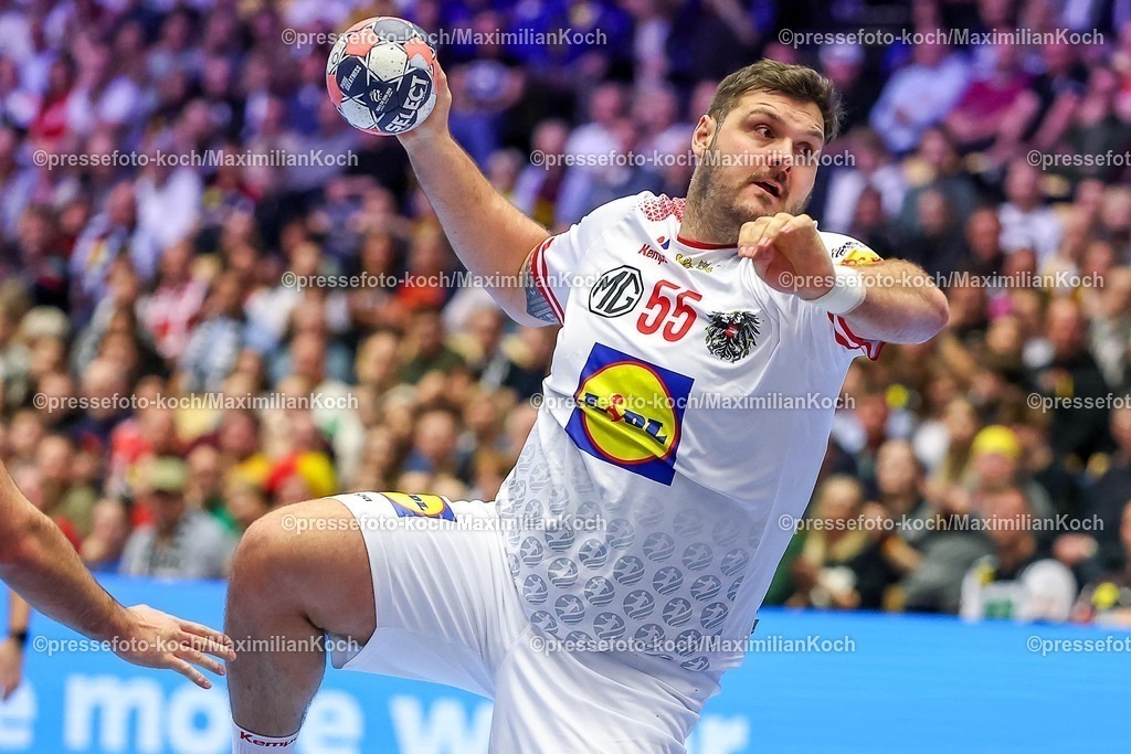 EHF17012601014 | 17.01.2026, Handball, Men's EHF EURO 2026, Österreich - Spanien, Jyske Bank Boxen in Herning, Dänemark, Preliminary Round:  Tobias Wagner (Austria #55) 
