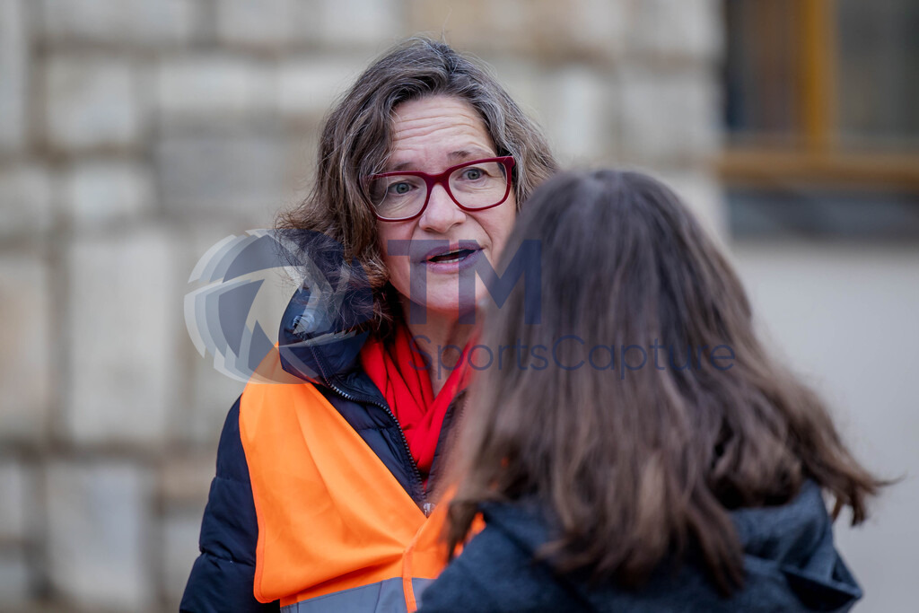 R06_1580 | 29.NOV.24-Protestmarsch gegen Gewalt-Copyright: Katholische Kirche Kärnten/Denk Dich Neu/Trainproduction/Matthias Trinkl
