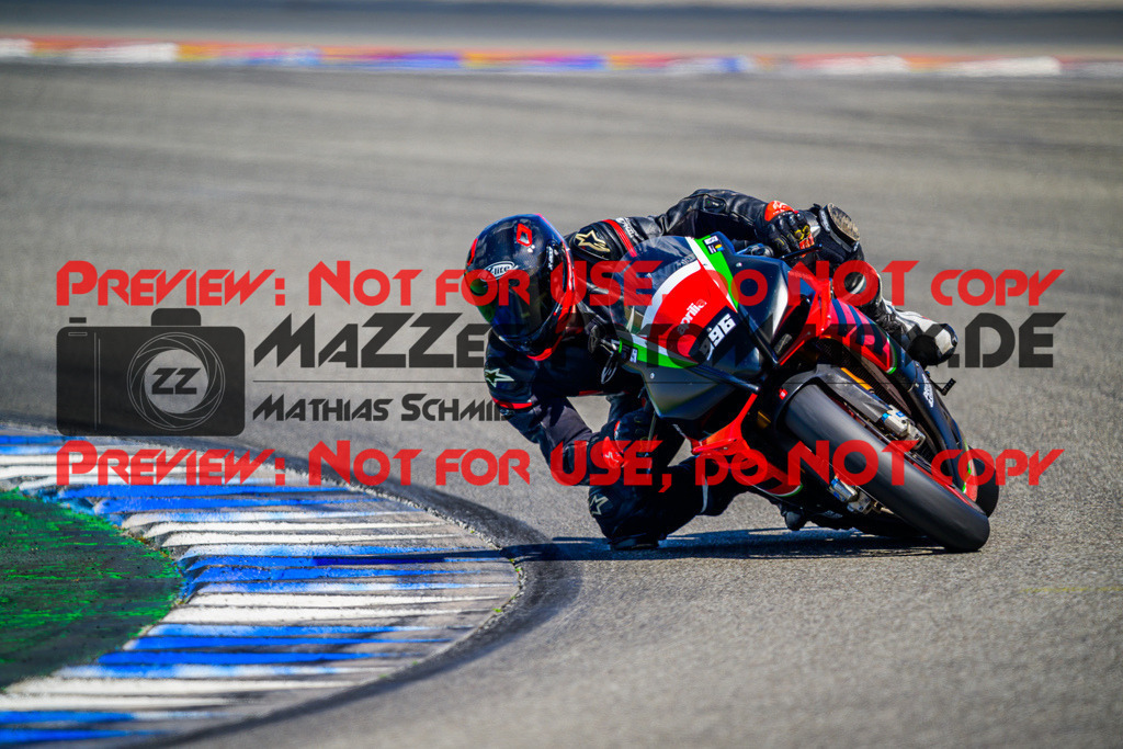 MaZZes_Fotomatrix_20250628_6007705_8026-2 | WEISS