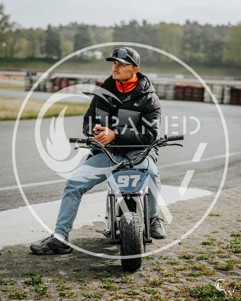 trainer-2 | cw-framed