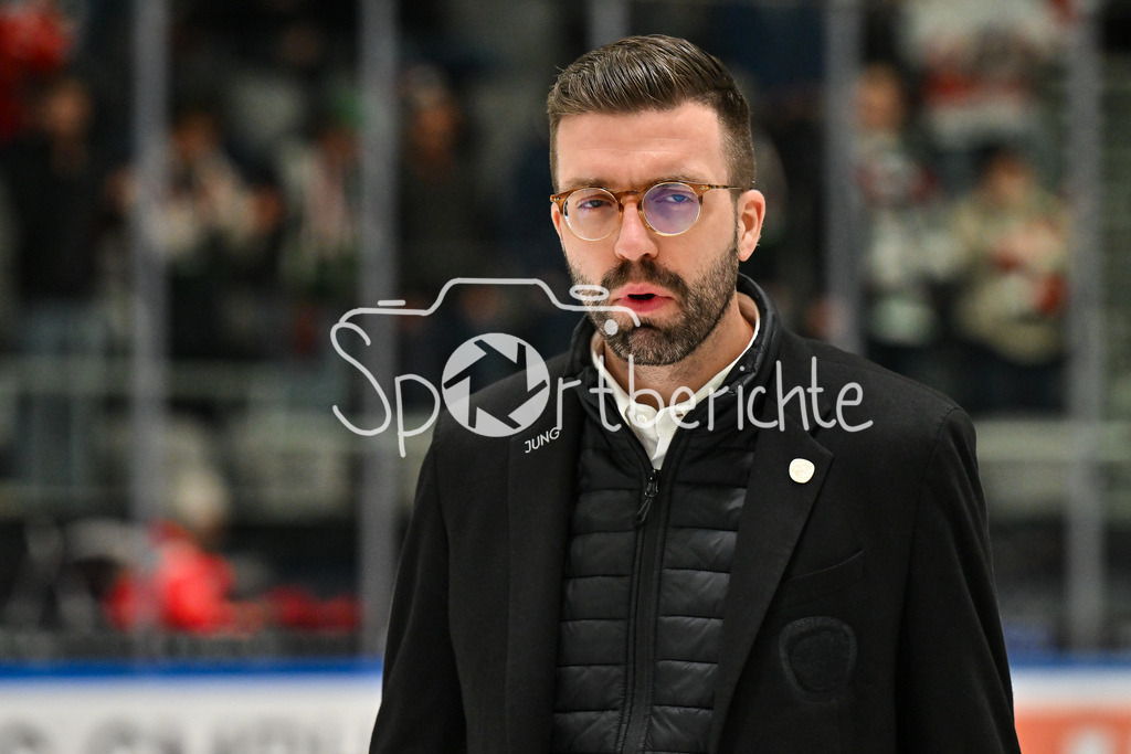 Augsburger Panther - Düsseldorfer EG | Im Bild AEV Gesellschafter Max HORBER / Einzelfoto / Freisteller / DEL: Augsburger Panther - Duesseldorfer EG, Curt Frenzel Stadion am 04.03.2025