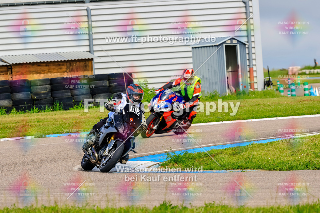 MotoTeam-8465 | Hier findet Ihr Bilder von Touristenfahrten auf der Nürburgring Nordschleife oder von anderen Veranstaltungen die ich besucht habe. Viel Spass beim Durch Schauen 