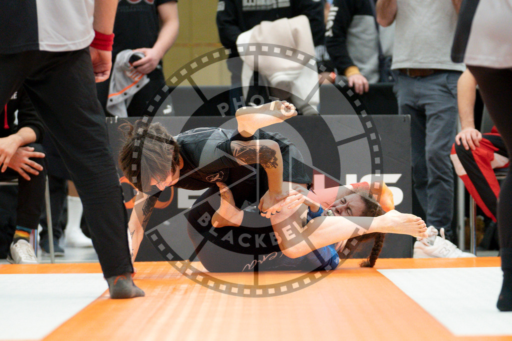 20231125PBB6730 | Fighters compete during the Grappling Industries Jiu-jitsu Championship in Berlin, Germany, on November 25, 2023.