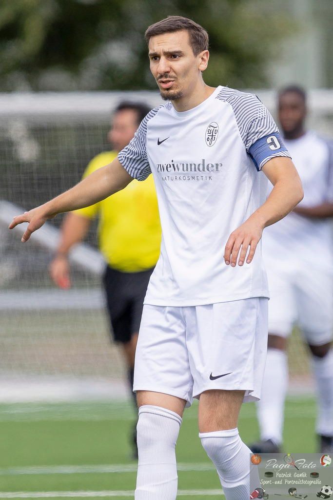 Testspiel: Spvgg. 03 Fechenheim - Türk Gücü Friedberg, 13.07.2024 | Ouassim Ouass (Spvgg. 03 Fechenheim #10), Portrait / Porträt, Freisteller, Spvgg. 03 Fechenheim - Türk Gücü Friedberg, Frankfurt am Main, Sportanlage Birsteiner Straße, 13.7.2024 - Realisiert mit Pictrs.com