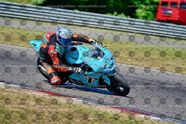 25bt04-0003 | markuskiefer.com - Realisiert mit Pictrs.com