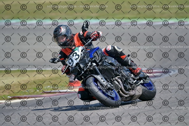 26BT02-1842 | markuskiefer.com - Realisiert mit Pictrs.com