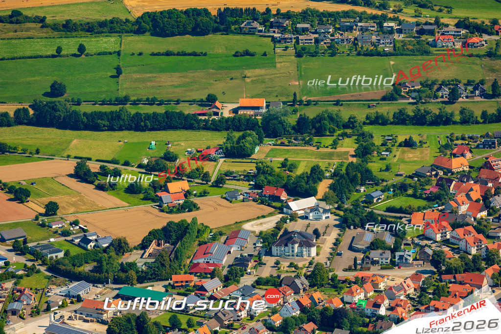 Bild der Stadt Willebadessen - Die Luftaufnahme wurde 2025 vom UL-Flugzeug heraus erstellt ( keine Drohne ) - Hochauflösende Luftaufnahme - für professionelle Ausdrucke geeignet. Die Geschenkidee !Hier alle&nbsp;Infos zur Lizenzierung der LuftaufnahmeWir fliegen auch dieses Jahr wieder in Ihre Region um Luftbilder zu erstellen.- Luftbild anfragen