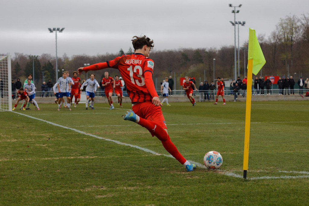 20260412-FCHS04_183 | 1.FC Heidenheim 1846 vs. FC Schalke 04, Fußball, U19, A-Junioren, NWL, U19-DFB-Nachwusliga, 2025/2026, 8. Spieltag, 12.04.2026 in Heidenheim, Walter-Birkhold-Jugendstadion (Foto: Michael Bulling) - Realisiert mit Pictrs.com