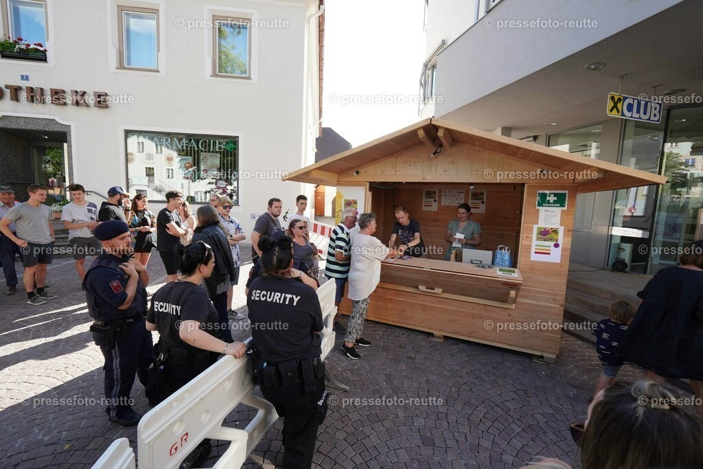 10-news-2023-Juli15-Marktfest_Reutte2-DSC01611 | Info aus dem Bezirk Reutte/Ausserfern Tirol sowie eine umfangreiche Bilddatenbank über die gesamte Region: Lechtal, Talkessel Reutte, Tannheimertal, Zwischentoren. Lech, Plansee, Zugspitze, Grenztunnel, B179, Fernpassstraße, Verkehr, Lawinen, Tradition, - Realisiert mit Pictrs.com