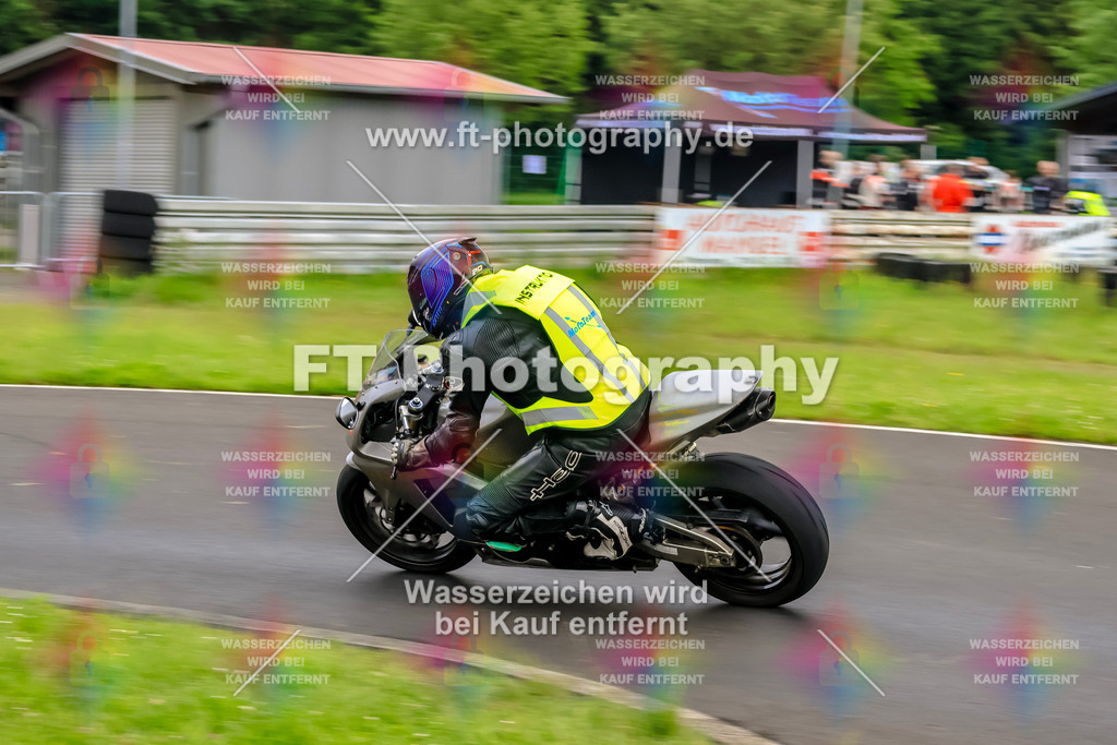 VBK-6455 | Hier findet Ihr Bilder von Touristenfahrten auf der Nürburgring Nordschleife oder von anderen Veranstaltungen die ich besucht habe. Viel Spass beim Durch Schauen 