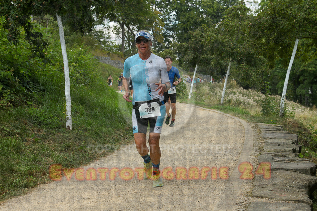 250824_1349_EX1_3847 | Sportfotografie im Rhein-Sieg Kreis, Köln, Bonn, NRW, Rheinland Pfalz, Hessen, etc. Unser Tätigkeitsfeld umfasst den Laufsport vom Volkslauf über den Marathon, Duathlon, Triathon bis zum Ultralauf wie Kölnpfad Ultra oder Schindertrail.