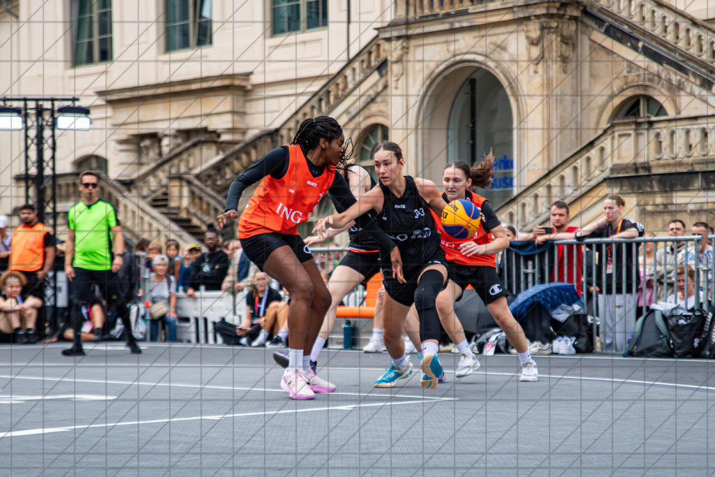 DIE FINALS 2025 | Dt. Meisterschaft 3x3  | U18w | //  01.08.25: DIE FINALS 2025 | Dt. Meisterschaft 3x3  | U18w / Dresden / Deutschland  //   CREDIT:www.bullenfotos.de, Martin König, Hörner Weg 40, D-49078 Osnabrück, +4917663732967 // Nutzung und Weitergabe nur zu den vereinbarten Zwecken. Presseanfragen an Ersteller. Alle Rechte beim Ersteller. Honorierung nach MFM. - Realisiert mit Pictrs.com