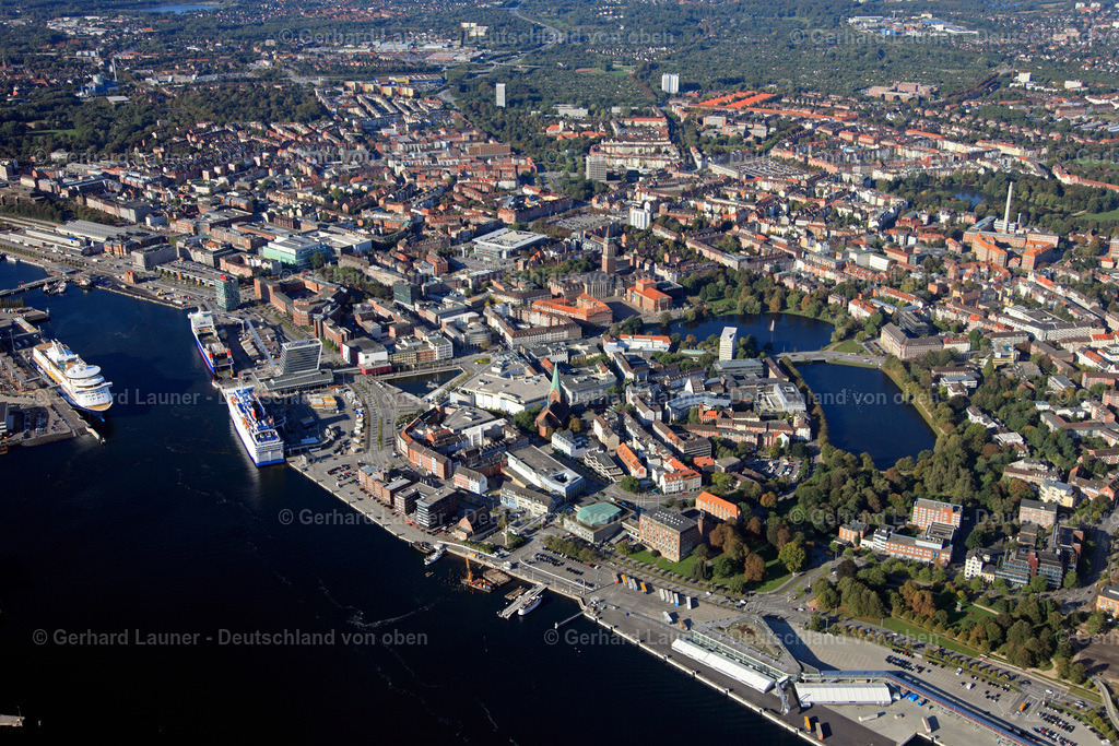 3071460 | KIEL 07.08.2020 Altstadtbereich und Innenstadtzentrum an der Schloßstraße - Alter Markt in Kiel im Bundesland Schleswig-Holstein, Deutschland. // Old Town area and city center on Schlossstrasse - Alter Markt in Kiel in the state Schleswig-Holstein, Germany. Foto: Gerhard Launer