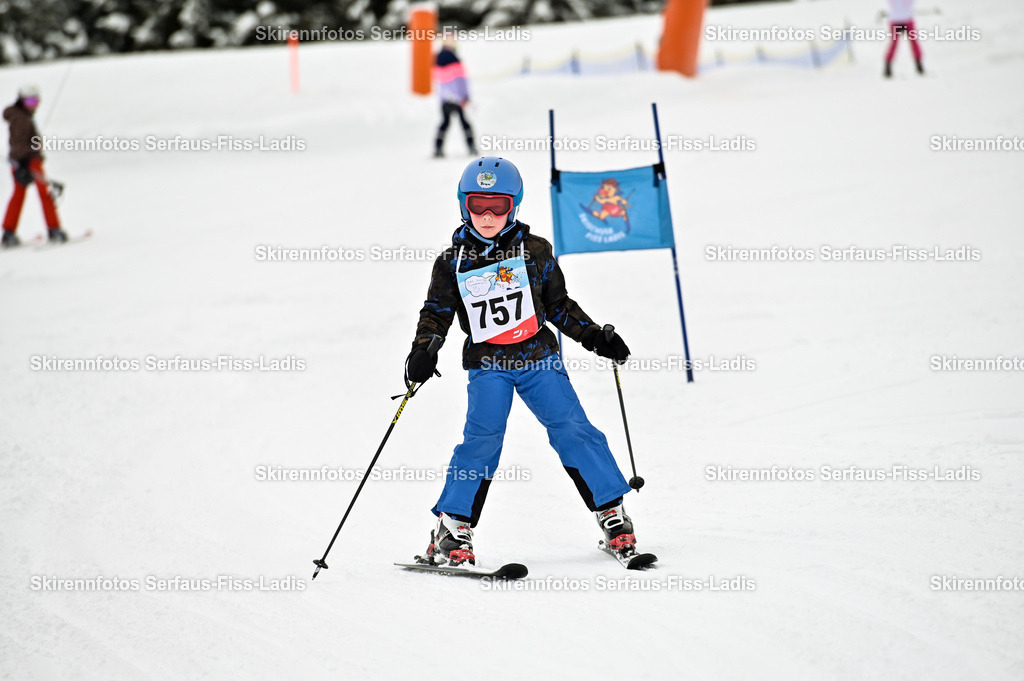 SRF_20.02.2026_0870 | Skirennfotos,Serfaus,Fiss,Ladis,Kinderskirennen,Winter,Tirol,Oberland,skirace,SFL,feelfree,weil wir's genießen,ski,Ski,skifahren,Sonnenplateau, - Realisiert mit Pictrs.com