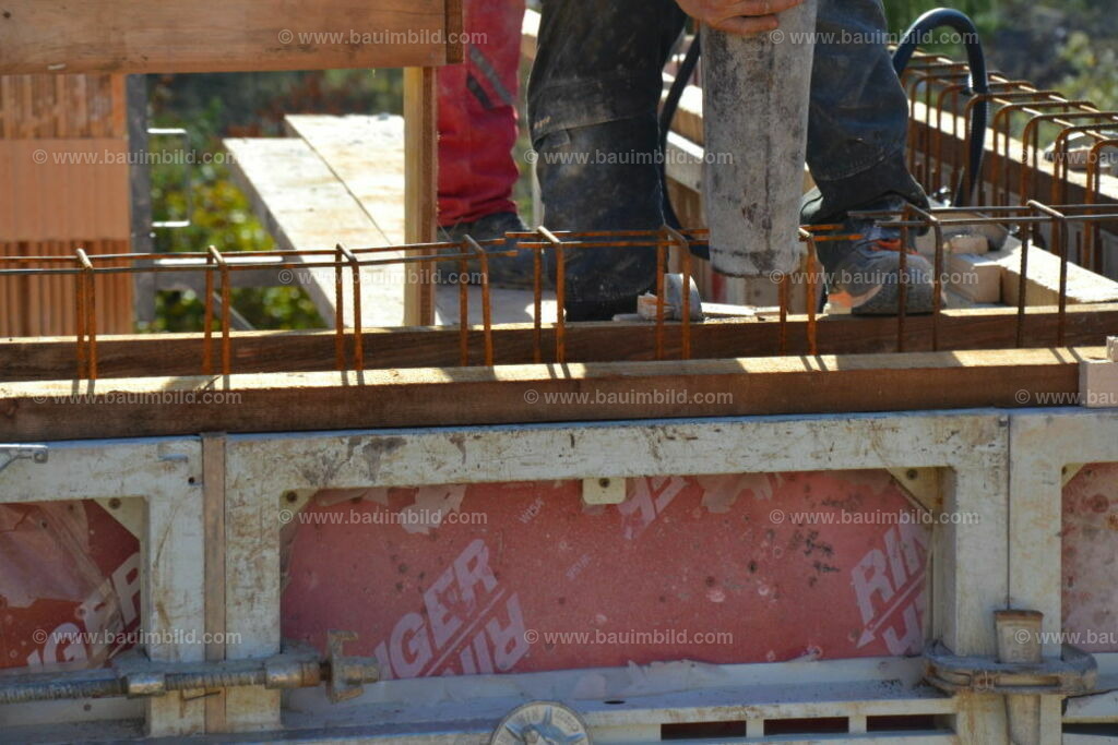bib-lg04-betonarbeiten-0653 | Nach LV-Leistungsgruppen sortierte Detailfotos über den Bau eines Hauses. Alle Hausbau-Bilder direkt vom Urheber und Autor der Website Haus-Selber-Bauen.com
