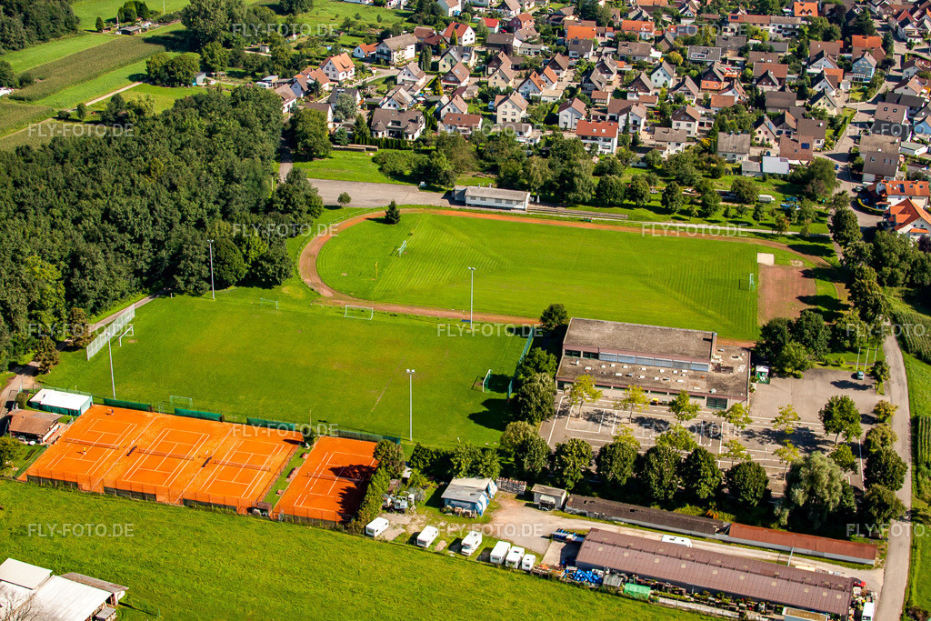 Rauental, Fußball-Verein 1919 Rauental | Luftbild: Rauental, Fußball-Verein 1919 Rauental im Ortsteil Rauental in Rastatt im Bundesland Baden-Württemberg in Deutschland. Foto: IMG_31889.jpg vom 20.08.2010 durch Werner Riehm/FLY-FOTO.de - Realisiert mit Pictrs.com