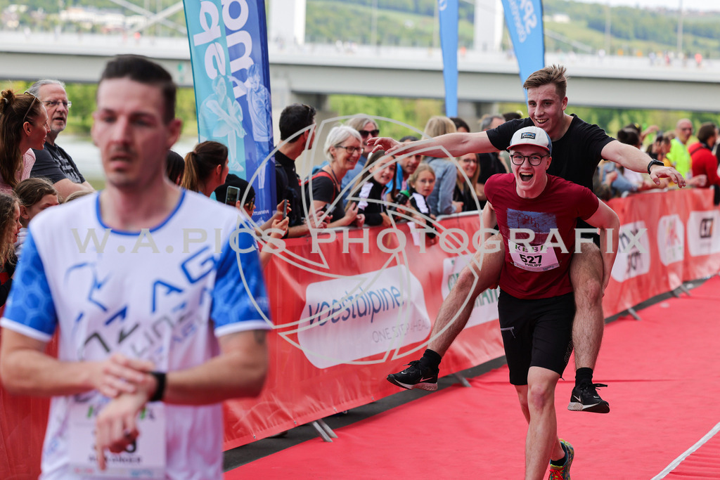 ..... | Int. 3 Brückenlauf Linz, Foto: WAPICS/Binder Manuel